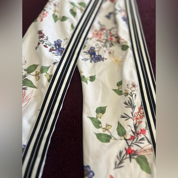 Athleta Contender 7/8 Tight Leggings Blossom Floral Side Stripe Size Small - Picture 9 of 13